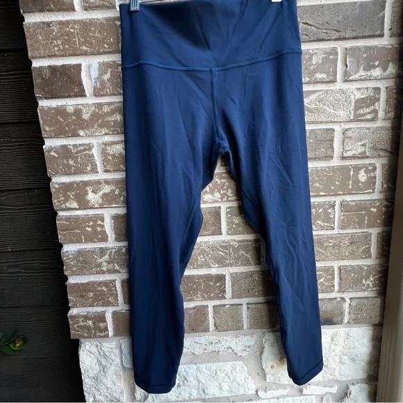 lululemon athletica Align Pant II 25" True Navy, sz 10 - Picture 3 of 11